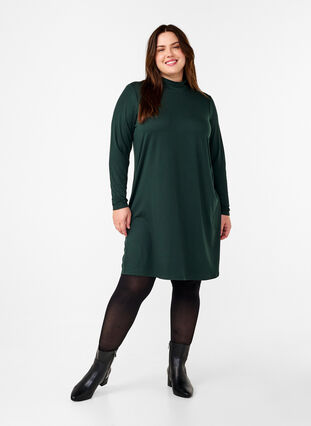 Zizzi FLASH - Langærmet kjole med turtleneck, Scarab, Model image number 2