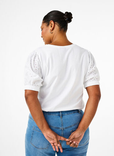 Zizzi Økologisk bomuldsbluse med broderi anglaise ærmer, Bright White, Model image number 1