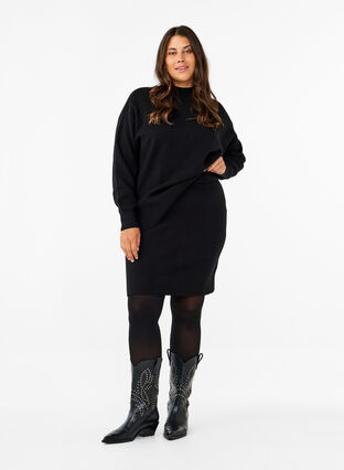 Zizzi Ensfarvet strikbluse, Black, Model image number 2