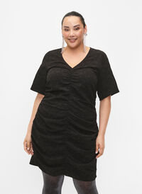Kortærmet kjole med tekstur og draperinger, Black, Model