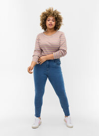 Højtaljede super slim Amy jeans, Light blue, Model