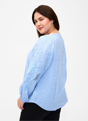 Zizzi Bluse i TENCEL™ Modal med broderidetaljer, Serenity, Model image number 1