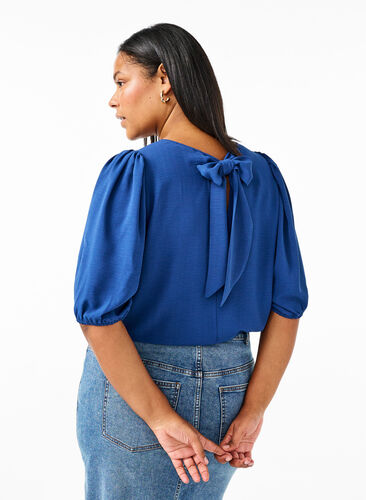 Zizzi Kortærmet bluse med sløjfe bagpå, Estate Blue, Model image number 1