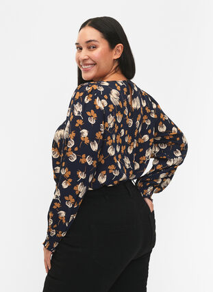 Zizzi FLASH - Langærmet bluse med smock og print, Navy Brown Flower, Model image number 1