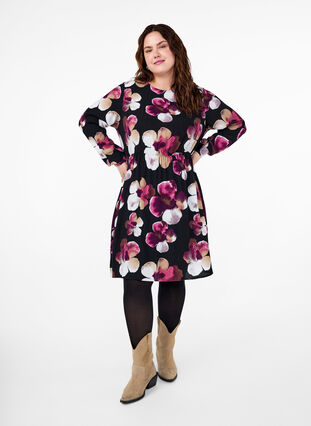 Zizzi Viskosekjole med print og lange ærmer, Black Pink FlowerAOP, Model image number 2