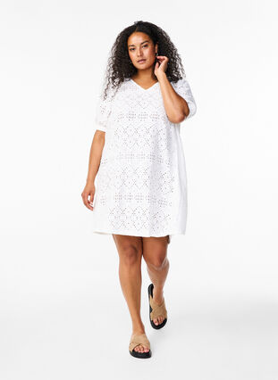 Zizzi Kort kjole med v-hals og hulmønster, Bright White, Model image number 2