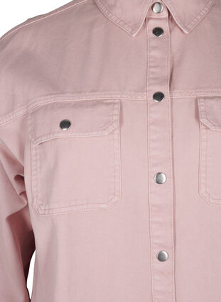 Zizzi Ensfarvet denimskjorte med brystlommer, Pale Mauve, Packshot image number 2