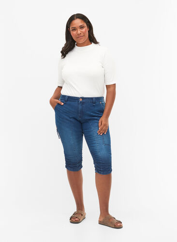 Zizzi Slim fit capri jeans med lommer, Dark blue denim, Model image number 0