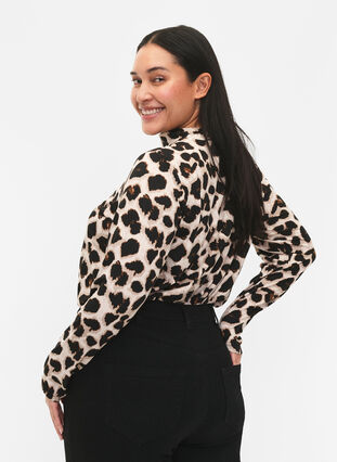 Zizzi FLASH - Langærmet bluse med turtleneck, Leopard AOP, Model image number 1