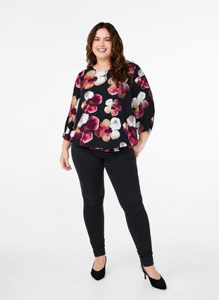 Zizzi Viskosebluse med print og smock, Black Pink FlowerAOP, Model image number 2