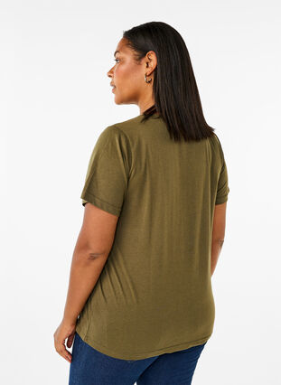 Zizzi FLASH - T-shirt med motiv, Olive Night Flower, Model image number 1