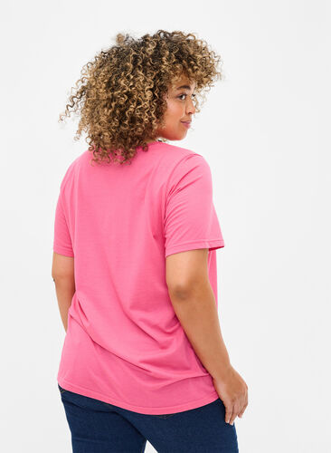 Zizzi FLASH - T-shirt med motiv, Hot Pink Amour, Model image number 1
