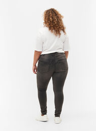 Super slim Amy jeans med høj talje, Dark Grey Denim, Model