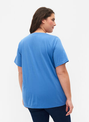 Zizzi FLASH - T-shirt med motiv, Ultramarine, Model image number 1