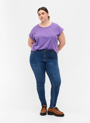 Zizzi Kortærmet t-shirt i bomuldsblanding, Deep Lavender, Model image number 2