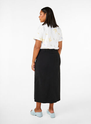 Zizzi Lang nederdel med slids foran, Black, Model image number 1