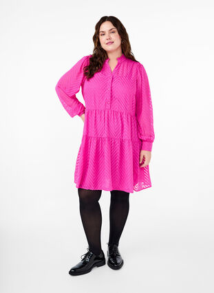 Zizzi Kort kjole med tekstur og flæsekrave, Magenta, Model image number 2