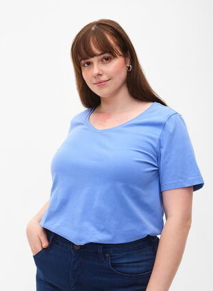 Zizzi Ensfarvet basis t-shirt i bomuld, Blue Bonnet, Model image number 0