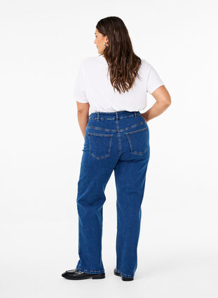 Zizzi Højtaljede Gemma jeans med straight fit, Dark blue, Model image number 1