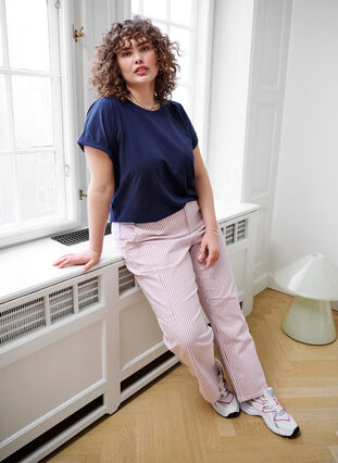 Zizzi Stribede cargo jeans med straight fit, Rose White Stripe, Image image number 0