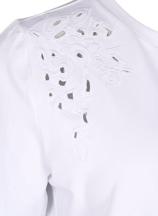 Zizzi T-shirt i økologisk bomuld med broderidetaljer, Bright White, Packshot image number 3