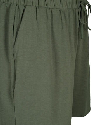 Zizzi Shorts med lommer og elastik i taljen, Thyme, Packshot image number 2