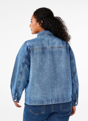 Zizzi Denim skjortejakke med lommer, Blue Denim, Model image number 1