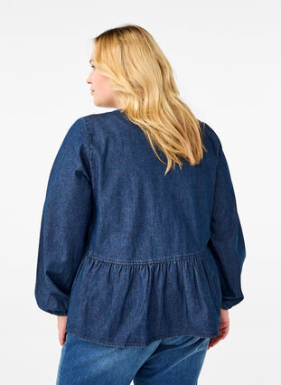 Zizzi Peplum bluse i denim med bindelukning, Dark Blue Denim, Model image number 1