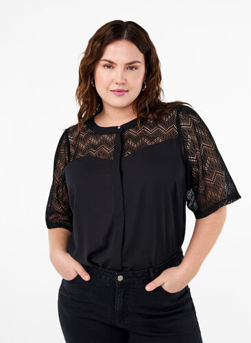 Zizzi Skjortebluse med korte blondeærmer, Black, Model image number 0