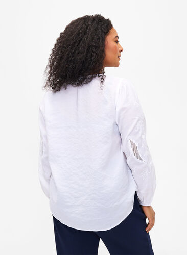 Zizzi Bluse i TENCEL™ Modal med broderidetaljer, Bright White, Model image number 1