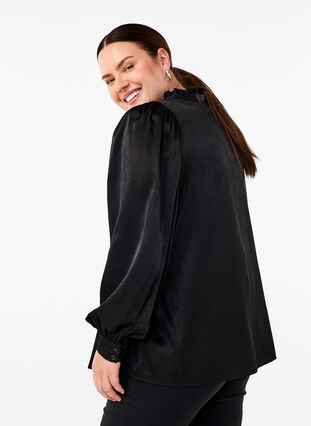 Zizzi Langærmet bluse med flæser og v-hals, Black, Model image number 1