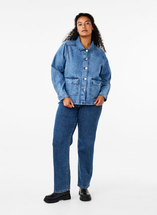 Zizzi Denim skjortejakke med lommer, Blue Denim, Model image number 2