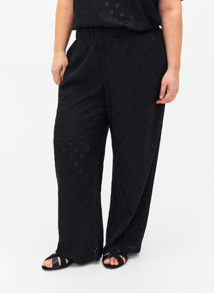 Zizzi Løse bukser med hulmønster, Black, Model image number 2