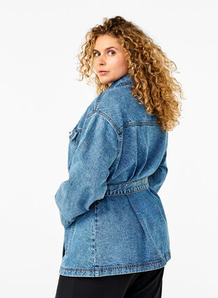 Zizzi Denimjakke med bindebælte, Blue Denim, Model image number 1