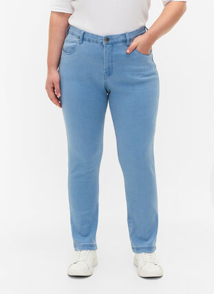 Zizzi Slim fit Emily jeans med normal talje, Ex Lt Blue, Model image number 2