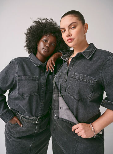 Zizzi Denimskjorte med knapper og brystlommer, Dark Grey Denim, Image image number 0