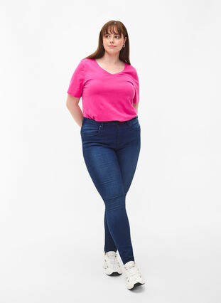 Zizzi Ensfarvet basis t-shirt i bomuld, Raspberry Rose, Model image number 2
