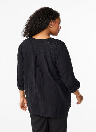 Zizzi Bluse i bomuld med broderi anglaise og 3/4 ærmer, Black, Model image number 1