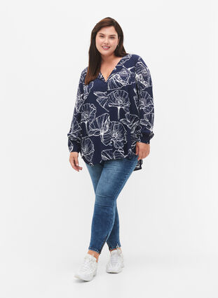 Zizzi Viskose skjorte med blomsterprint og lange ærmer, Navy B./Big Fl.AOP, Model image number 2