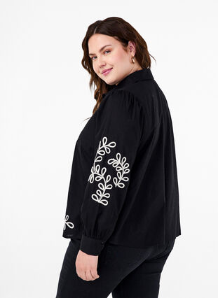 Zizzi Løs skjorte i bomuld med broderi, Black, Model image number 1