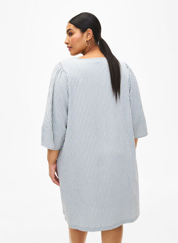 Zizzi Stribet kjole med 3/4 ærmer, Blue Stripe, Model image number 1