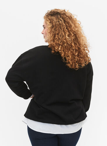 Zizzi Sweatshirt med broderet tekst, Black Copenhagen , Model image number 1