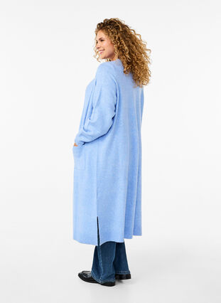 Zizzi Lang strikcardigan med lommer, Cornflower Blue Mel., Model image number 1