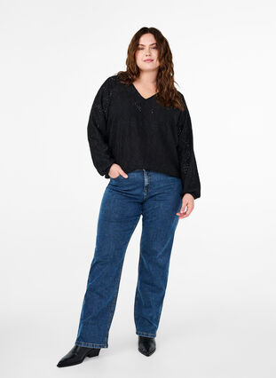 Zizzi Langærmet bluse med v-hals og hulmønster, Black, Model image number 2