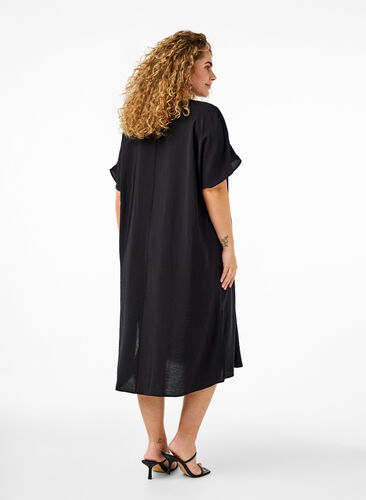 Zizzi V-hals kjole i viskose, Black, Model image number 1