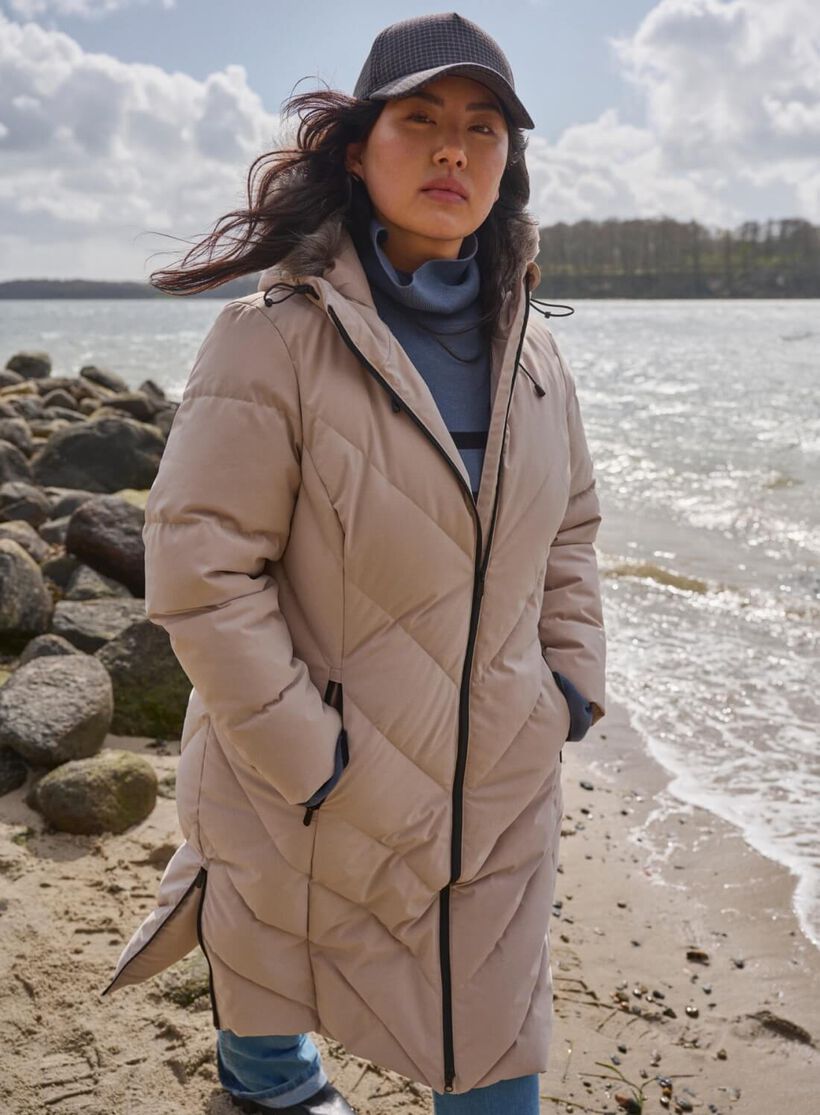 Zizzi Lang taupe puffer jakke med lommer og hætte, , Model, 1