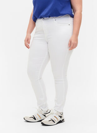 Zizzi Højtaljede super slim Amy jeans, White, Model image number 2