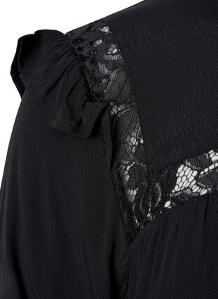 Zizzi Viskosebluse med flæser og blonder, Black, Packshot image number 3