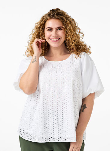 Zizzi Bluse med pufærmer og hulmønster, Bright White, Model image number 0
