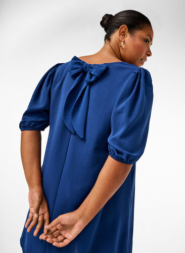 Zizzi Kort kjole med sløjfedetalje bagpå, Estate Blue, Image image number 0